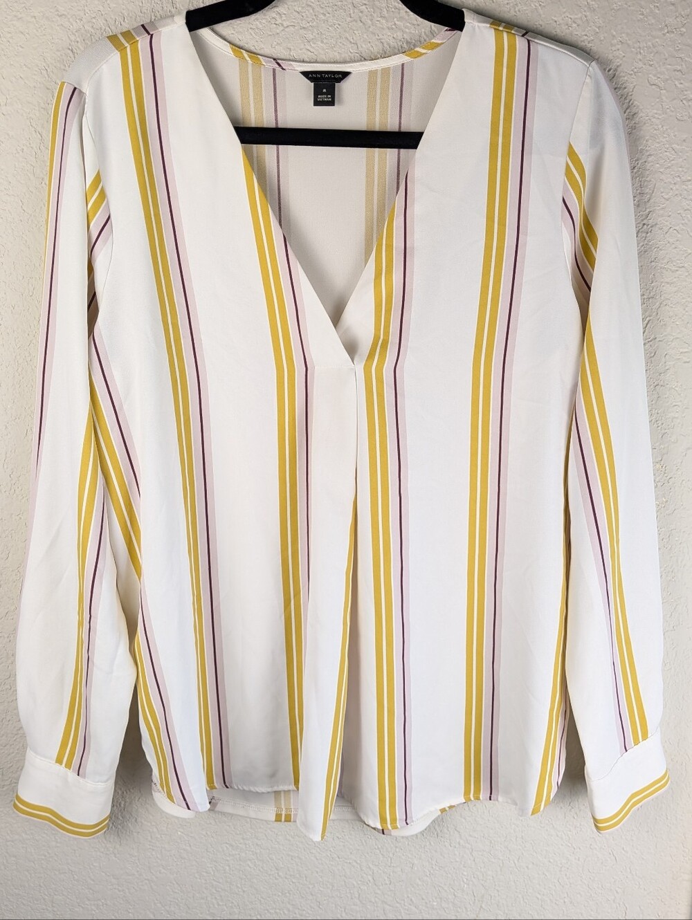 Ann Taylor Long Sleeve Blouse Size M White Chartreuse Pink Stripes V Neck Chic